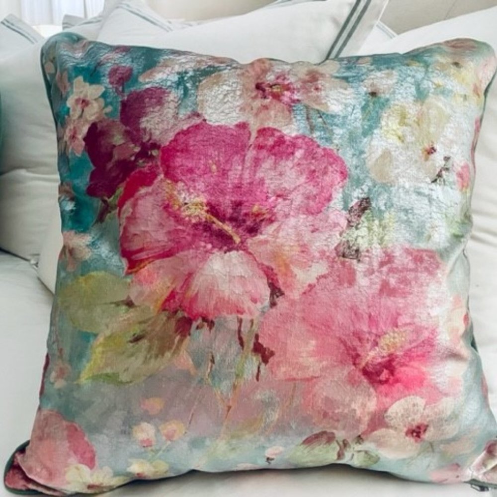 (2) Dazzling Chic Elegant Green Metallic Floral Throw Pillows - Picture 2 of 4